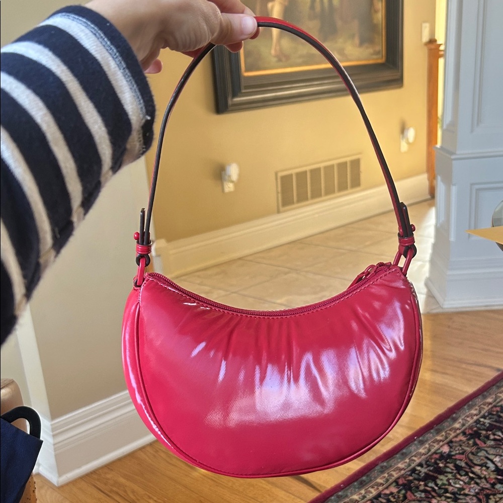 Michael Kors Glossy Pink Shoulder Bag - Picture 2 of 4
